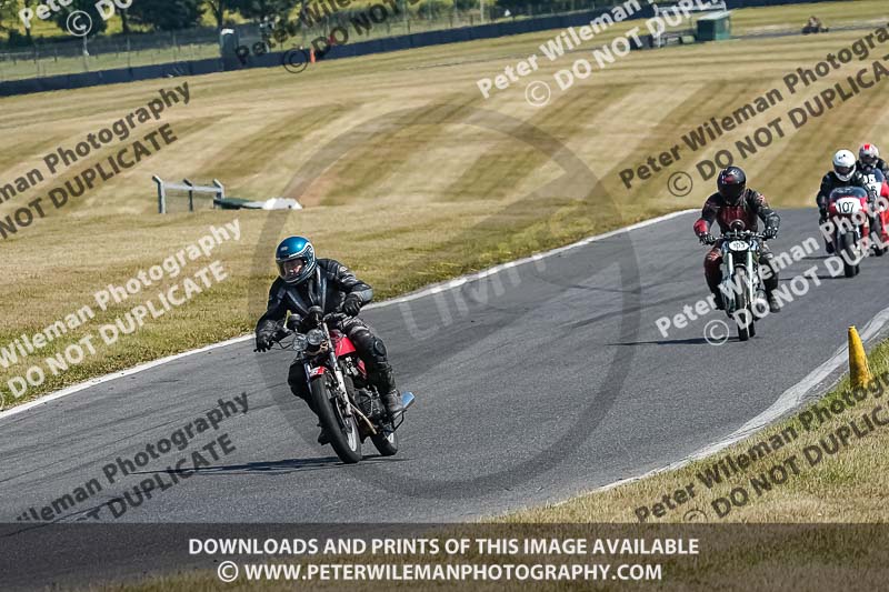 cadwell park;cadwell park photographs;cadwell trackday photographs;enduro digital images;event digital images;eventdigitalimages;peter wileman photography;racing digital images;trackday digital images;trackday photos